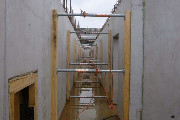 Betonwnde im Kellergeschoss.j