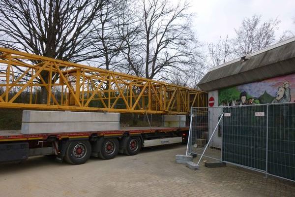 LKW parkt