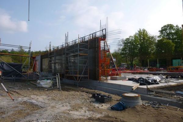 Betonwand wird eingeschalt