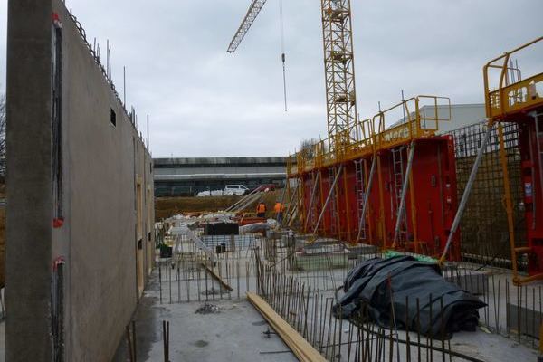 Schalung der Kellerw�nde.j