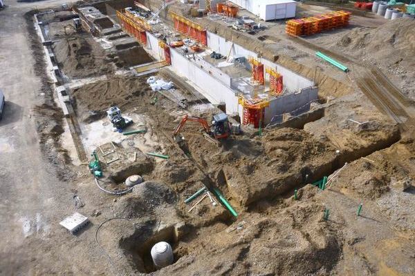 Luftaufnahme vom Kellergeschoss vom gro�en Kran.